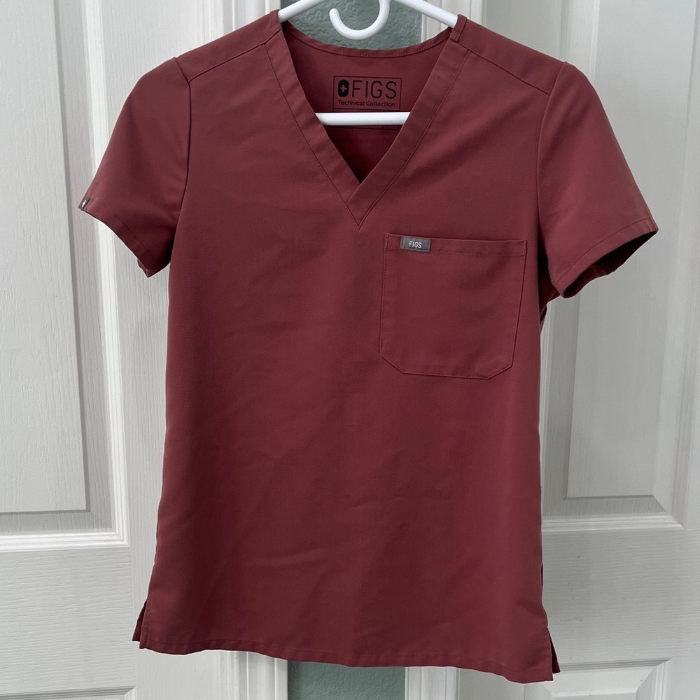 Figs Women's V-Neck Scrub Top in Mauve